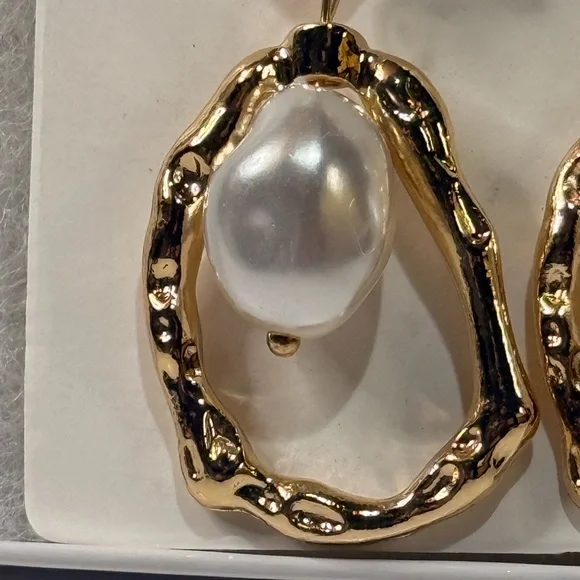 Earrings: Gold and Pearl Drop Earrings - Picture 3 of 4